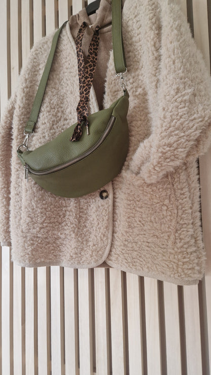 Sling bag. Khaki Leather. Made in Italy. Large size