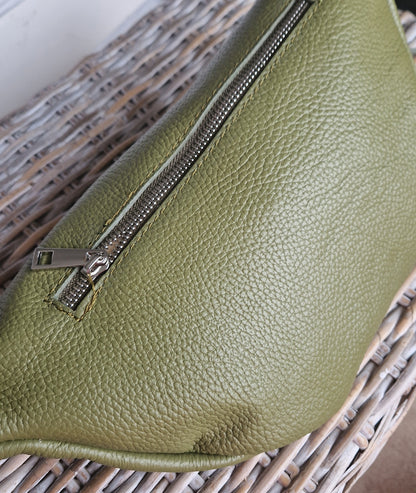 Sling bag. Khaki Leather. Made in Italy. Large size