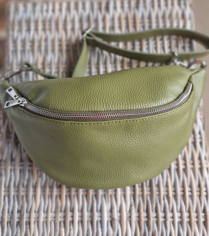 Sling bag. Khaki Leather. Made in Italy. Large size