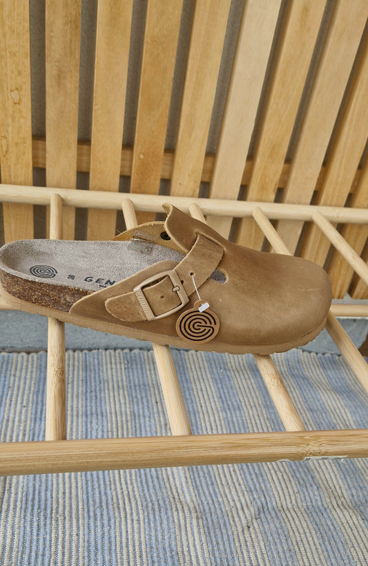 Genuins Riva Aprure Clay Leather Clogs. Made in Spain. Anatomical footbed