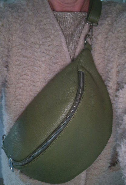 Sling bag. Khaki Leather. Made in Italy. Large size