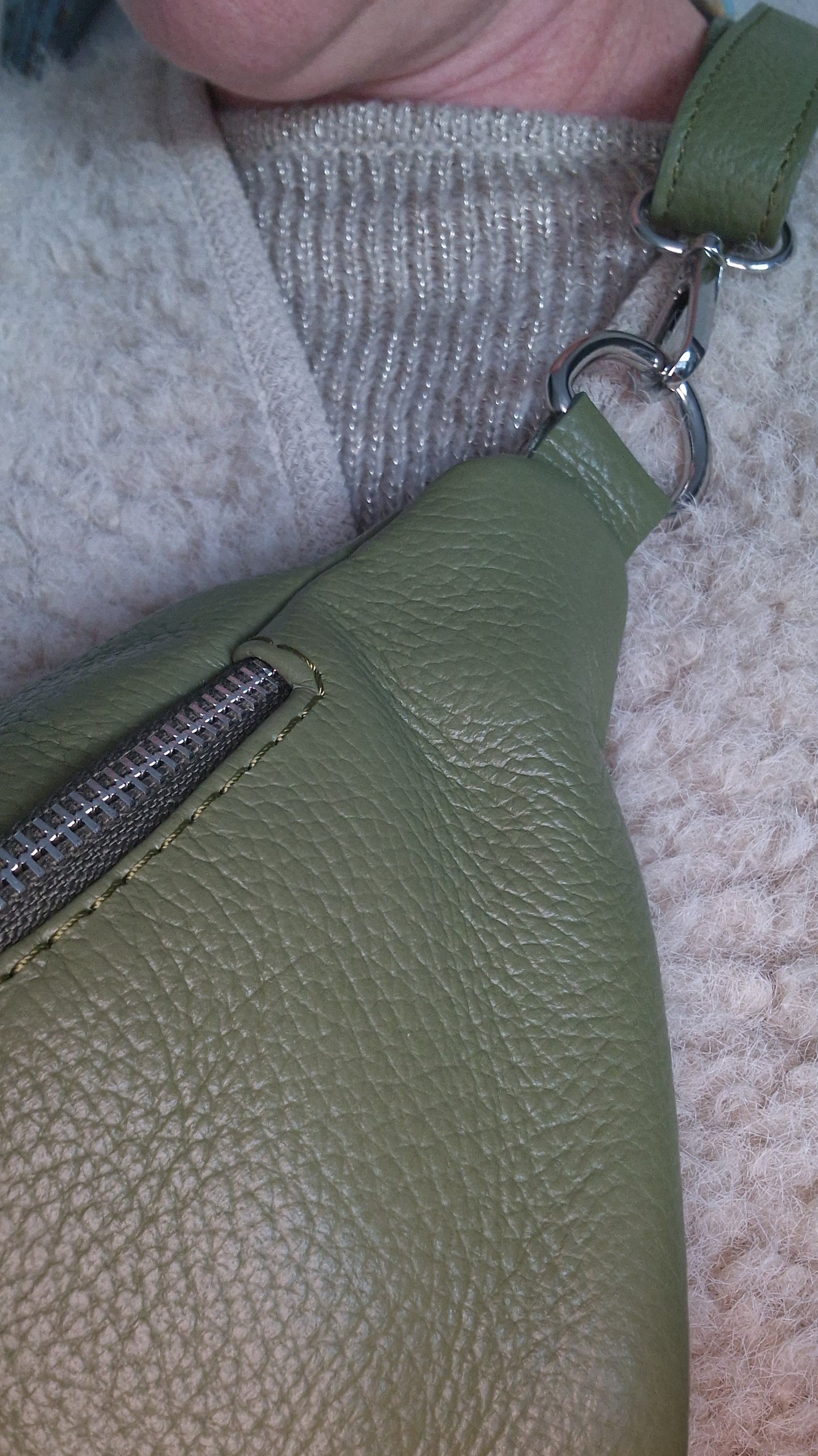 Sling bag. Khaki Leather. Made in Italy. Large size