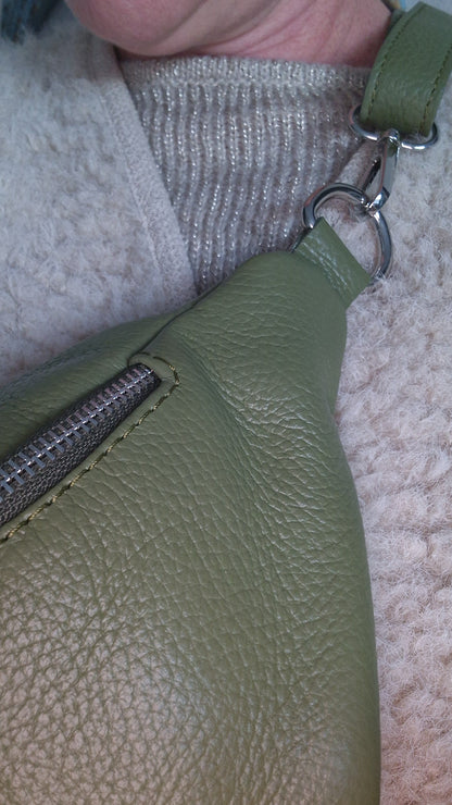 Sling bag. Khaki Leather. Made in Italy. Large size