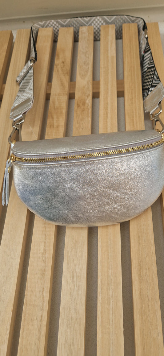 Silver Leather Crossbody Bag. Made in Italy